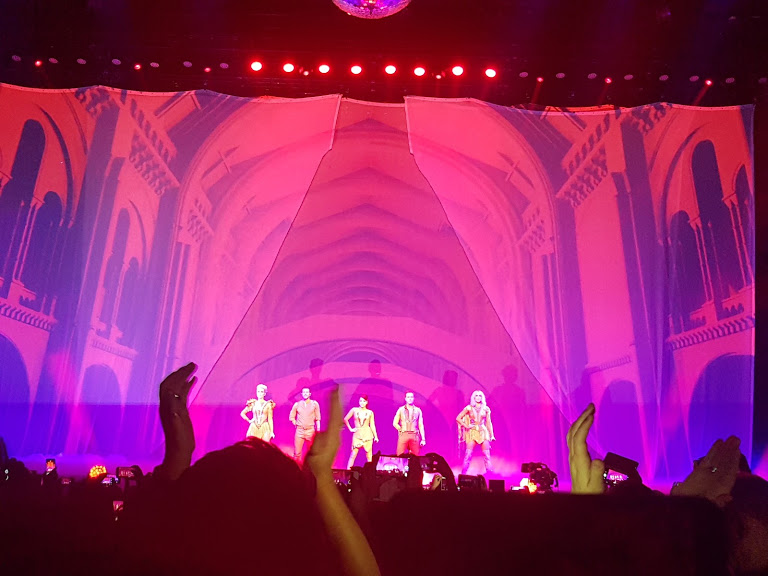A far back view of Steps on stage at their 2017 Party on the Dancefloor tour.